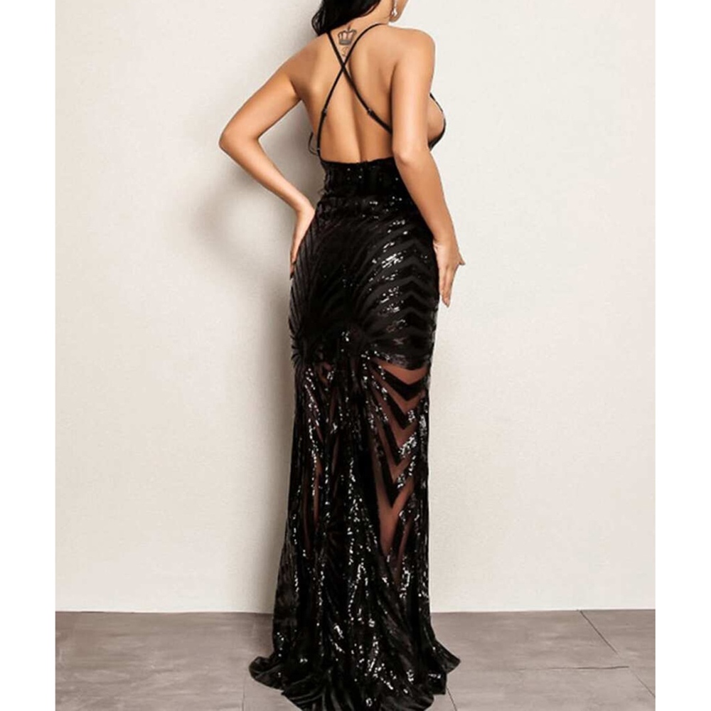 Black Geometric Plunge Criss Cross Fishtail Dress - Picture 2 of 4